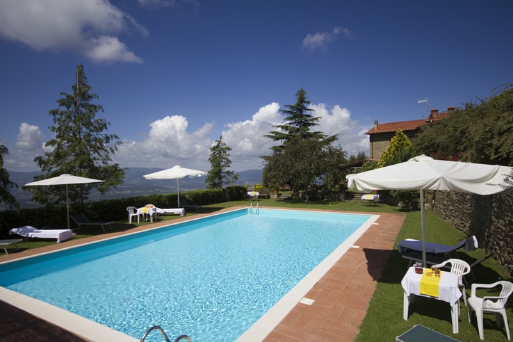 agriturismo-con-piscina